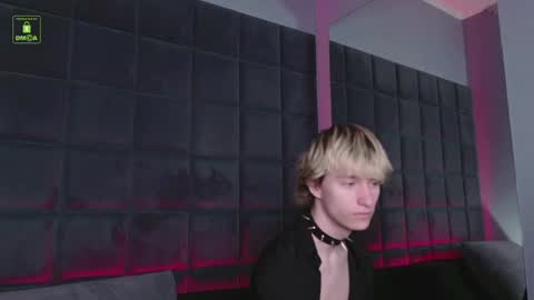 VALENTINE online show from March 8, 3:22 pm