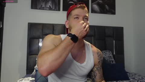Snapshot of valentino_ferrari28 chatting on January 8, 10:58 pm Valentino Ferrari online show from January 8, 10:58 pm