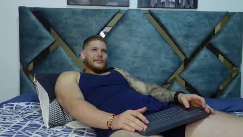 Snapshot of valentino_ferrari28 chatting on October 18, 2:38 am Valentino Ferrari online show from October 18, 2:38 am