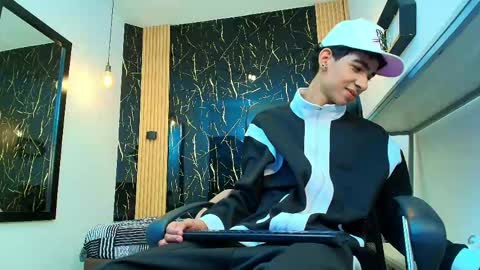 VALERIO  online show from April 17, 3:09 am