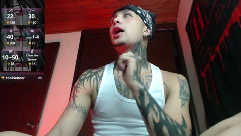 Snapshot of vampiredavyd chatting on January 14, 11:27 pm david guzman i model independenthelp me with a thumbs up online show from January 14, 11:27 pm