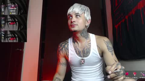 Snapshot of vampiredavyd chatting on January 10, 11:39 pm david guzman i model independenthelp me with a thumbs up online show from January 10, 11:39 pm