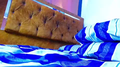 velk_hot1 online show from April 7, 10:32 pm