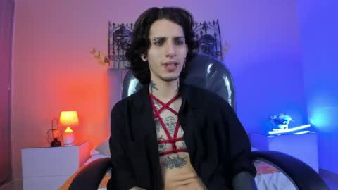 vergil_noir online show from May 20, 4:52 am