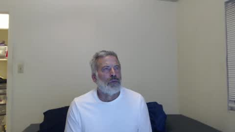 Snapshot of veryveryhairmanindenver chatting on December 24, 12:55 am hairy man online show from December 24, 12:55 am