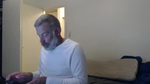 Snapshot of veryveryhairmanindenver chatting on January 18, 1:01 am hairy man online show from January 18, 1:01 am