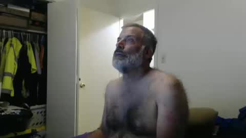 Snapshot of veryveryhairmanindenver chatting on October 14, 12:39 am hairy man online show from October 14, 12:39 am