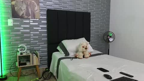 Victor cardenas online show from February 7, 4:06 am