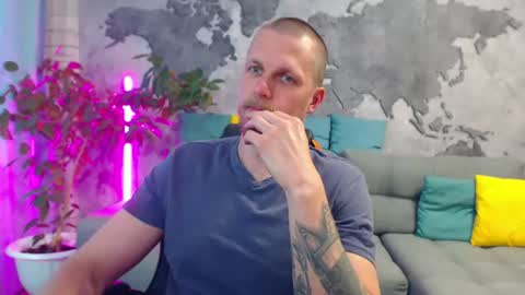vikingchrisss online show from July 26, 12:24 pm
