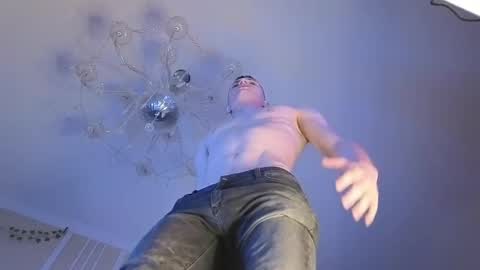 Max online show from April 19, 6:10 pm