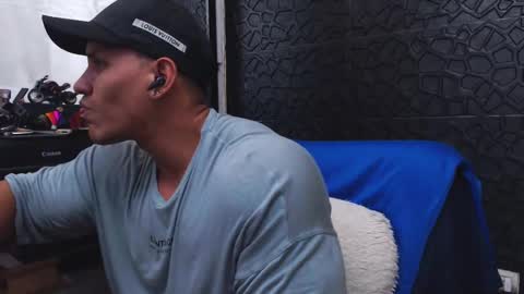 Viktor Herrera online show from September 20, 4:18 pm