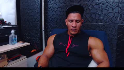 Viktor Herrera online show from December 4, 2:59 pm