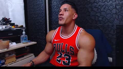 Viktor Herrera online show from January 8, 4:02 am