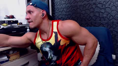 Viktor Herrera online show from February 12, 4:22 pm