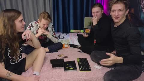 Snapshot of vince__dice chatting on February 8, 9:57 pm Dimoooooon online show from February 8, 9:57 pm