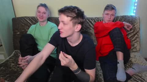 Snapshot of vince__dice chatting on January 19, 10:28 pm Dimoooooon online show from January 19, 10:28 pm