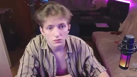 Snapshot of vince__dice chatting on December 14, 12:12 pm Dimoooooon online show from December 14, 12:12 pm