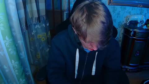 Snapshot of vince__dice chatting on December 20, 1:11 pm Dimoooooon online show from December 20, 1:11 pm