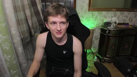 Snapshot of vince__dice chatting on January 30, 11:24 pm Dimoooooon online show from January 30, 11:24 pm