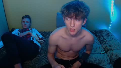 Snapshot of vince__dice chatting on December 8, 9:08 pm Dimoooooon online show from December 8, 9:08 pm