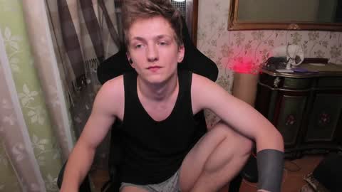 Snapshot of vince__dice chatting on February 6, 10:21 pm Dimoooooon online show from February 6, 10:21 pm