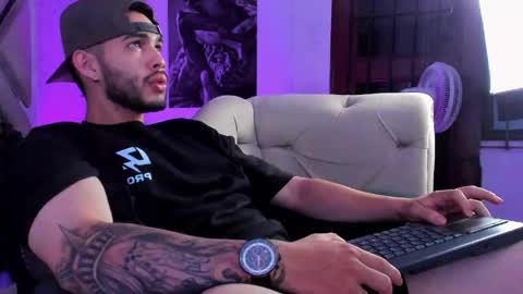 Vincent online show from April 25, 4:59 am