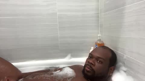 Elle Hood online show from December 1, 2:36 am