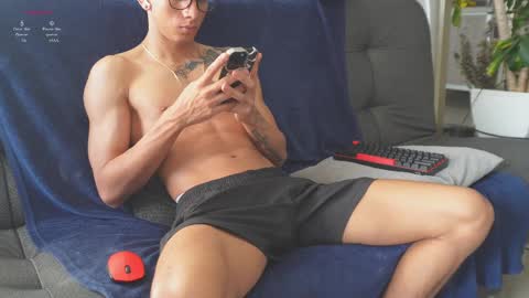 Snapshot of vito_benz chatting on October 2, 9:30 pm VITO BENZ online show from October 2, 9:30 pm