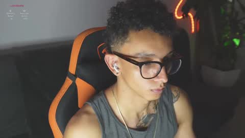 Snapshot of vito_benz chatting on October 6, 11:53 pm VITO BENZ online show from October 6, 11:53 pm