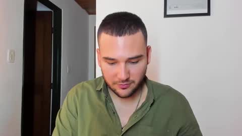 Snapshot of vito_ferrero chatting on February 18, 12:59 am Vito Ferrer online show from February 18, 12:59 am