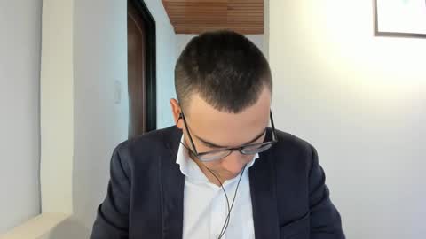 Snapshot of vito_ferrero chatting on February 5, 12:06 pm Vito Ferrer online show from February 5, 12:06 pm