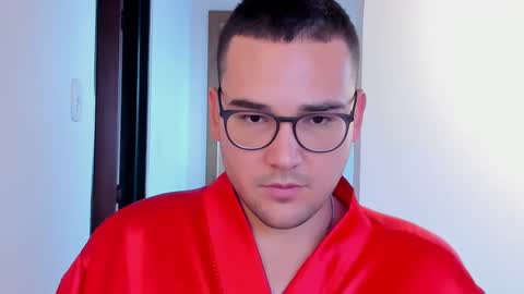 Snapshot of vito_ferrero chatting on February 24, 12:05 pm Vito Ferrer online show from February 24, 12:05 pm