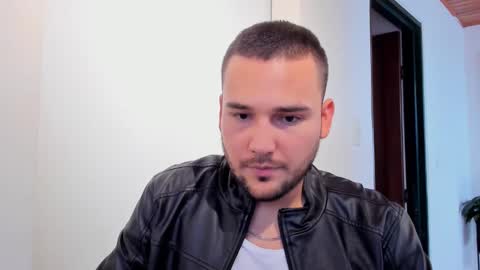 Snapshot of vito_ferrero chatting on March 11, 8:53 pm Vito Ferrer online show from March 11, 8:53 pm