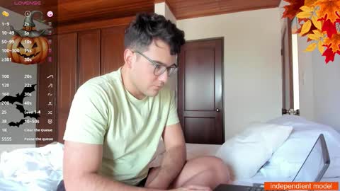 Snapshot of vito_ferrero chatting on October 4, 1:05 pm Vito Ferrer online show from October 4, 1:05 pm