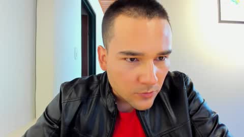 Snapshot of vito_ferrero chatting on January 22, 12:27 pm Vito Ferrer online show from January 22, 12:27 pm
