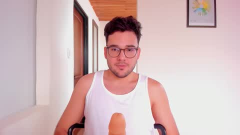 Snapshot of vito_ferrero chatting on October 17, 4:00 pm Vito Ferrer online show from October 17, 4:00 pm