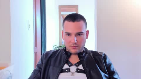 Snapshot of vito_ferrero chatting on February 6, 5:09 pm Vito Ferrer online show from February 6, 5:09 pm