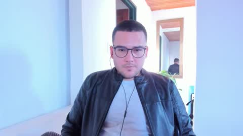 Snapshot of vito_ferrero chatting on February 26, 10:18 pm Vito Ferrer online show from February 26, 10:18 pm