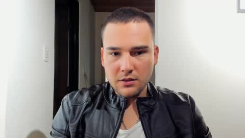 Snapshot of vito_ferrero chatting on January 23, 11:37 pm Vito Ferrer online show from January 23, 11:37 pm