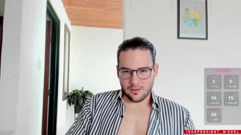 Vito Ferrer online show from December 1, 6:22 pm