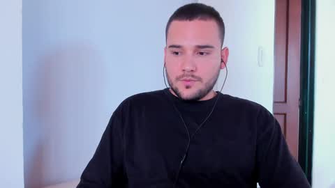 Snapshot of vito_ferrero chatting on March 12, 5:17 pm Vito Ferrer online show from March 12, 5:17 pm