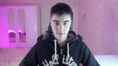 Snapshot of vlad1605 chatting on December 13, 3:38 am Martin online show from December 13, 3:38 am