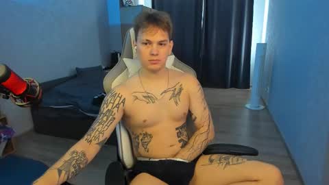 Snapshot of vova_belkin_ chatting on September 15, 9:10 am vova online show from September 15, 9:10 am