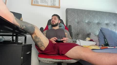 vyxen_ online show from April 9, 8:26 pm