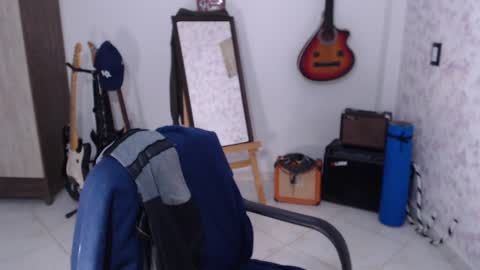 Snapshot of wake_and_bakee chatting on December 24, 10:17 pm John online show from December 24, 10:17 pm