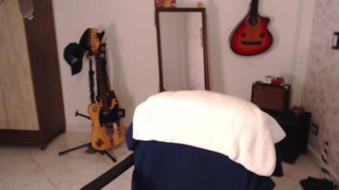 Snapshot of wake_and_bakee chatting on October 5, 12:47 am John online show from October 5, 12:47 am