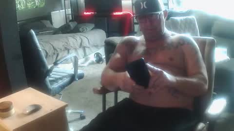 inittogetitin online show from February 28, 11:04 pm