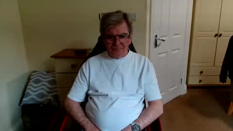 wanttobefree90 online show from June 2, 5:58 pm