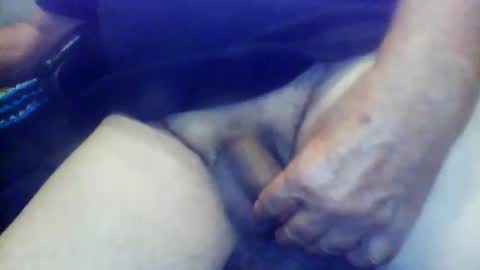 Snapshot of wayne1311 chatting on October 18, 2:38 am wayne1311 online show from October 18, 2:38 am
