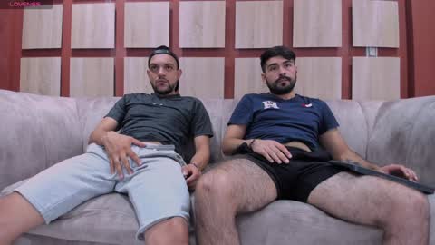 Snapshot of web_gammer_ chatting on December 4, 1:42 pm Jhonny Dick his neighbors. online show from December 4, 1:42 pm